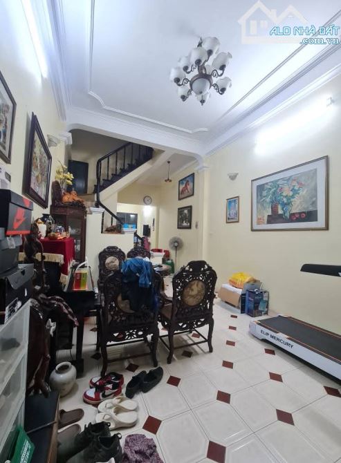 RỘNG ĐẸP, GIÁ TỐT, Ô TÔ VÀO GARA, TT CẦU GIẤY - NGUYỄN VĂN HUYÊN - 78M. 4 TẦNG. 23.7 TỶ