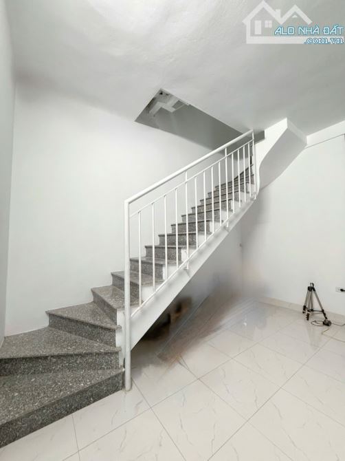 BÁN NHÀ ĐẸP ÂU CƠ - 40M2 - 3 TẦNG - XÂY MỚI - KHÔNG LO NGẬP - CHỈ 2 TỶ