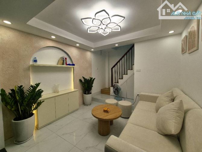 Bán nhà Đội Cấn Ba Đình 3 ngủ , nhỏ nhỏ xinh xinh - 2