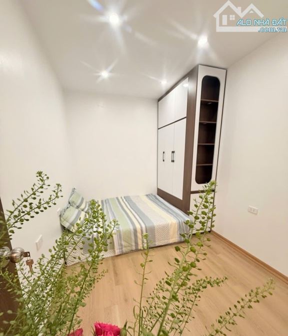 Bán chung cư hoàng đạo thuý DT 65M 3 ngủ-giá 5,85 tỷ-đẹp full nội thất