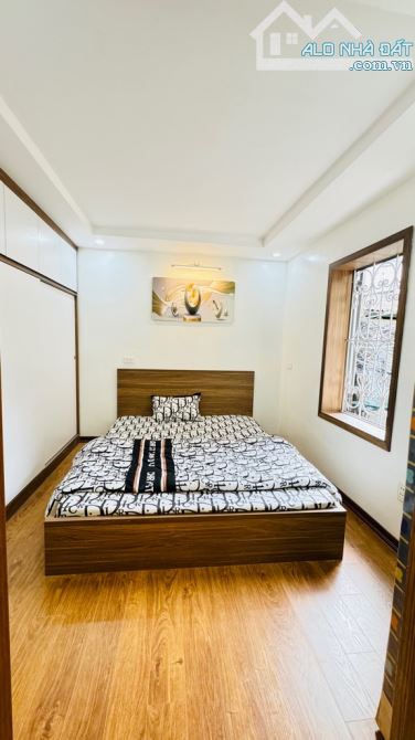 BÁN NHÀ GẤP TRONG PHỐ THÔNG PHONG - ĐỐNG ĐA- DT:62,8M2 - 4,5TẦNG- 9,3 TỶ