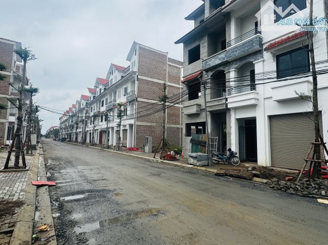 Phân lô liền kề Khu đô thị Cienco Hoài Đức, 70m2, 5 tầng, ô tô tránh. Giá 13.5 tỷ