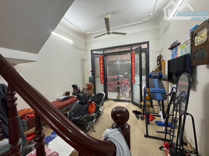 Bán nhà phân lô VIP phố Quan Nhân – ô tô tránh – 2 mặt thoáng – 4 tầng – giá 17.5 tỷ