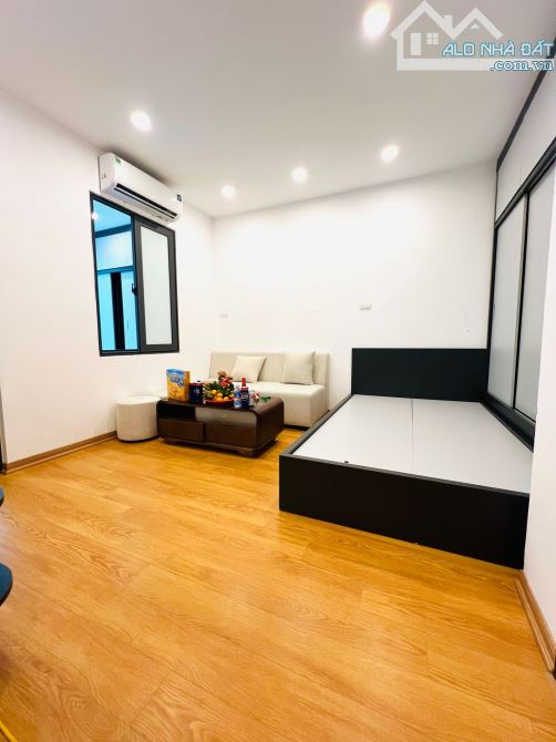 BÁN TẬP THỂ CƠ ĐIỆN TẦNG 3, NGÕ 221 TÔN ĐỨC THẮNG, ĐỐNG ĐA. 60M2 – 2PN. 2,95 TỶ