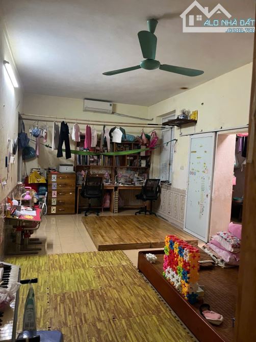 BÁN CĂN TẬP THỂ TẦNG 1 LÔ GÓC - 2 MẶT NGÕ KINH DOANH, OTO ĐỖ CỬA, 80M2, 4,1 TỶ