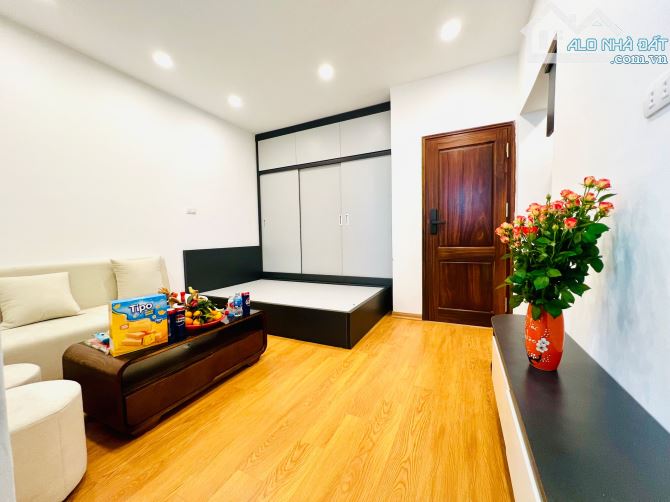 BÁN TẬP THỂ CƠ ĐIỆN TẦNG 3, NGÕ 221 TÔN ĐỨC THẮNG, ĐỐNG ĐA. 60M2 – 2PN. 2,95 TỶ