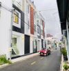 NHÀ MT KINH DOANH GIÁ RẺ TRỆT 2LẦU SÂN THƯỢNG MẶT TIỀN RỘNG CÁCH ĐỒNG VĂN CỐNG 20M