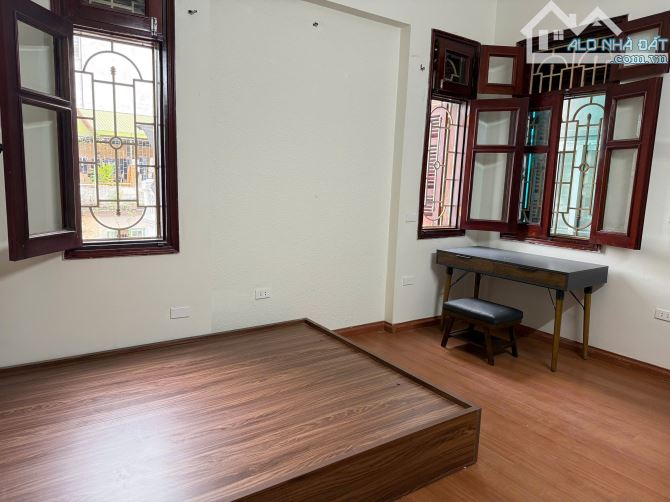 Cho thuê phòng trọ 32 ngõ 317 Hoàng Hoa Thám, DT 25m2, giá 5tr5/ tháng - 11