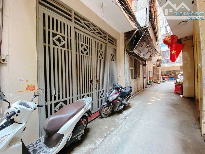 Mặt ngõ kdoanh Thanh Nhàn, ngõ 3m kết nối Ngõ Quỳnh, 40m2 nhà dân xây. Giá 9.5 tỷ