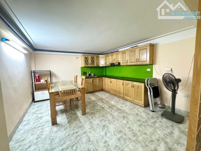 Phân lô Trần Quý Cáp, vỉa hè, ô tô tránh đỗ, 2 thoáng, gần Văn Miếu, KCBT, oto vào nhà-82m