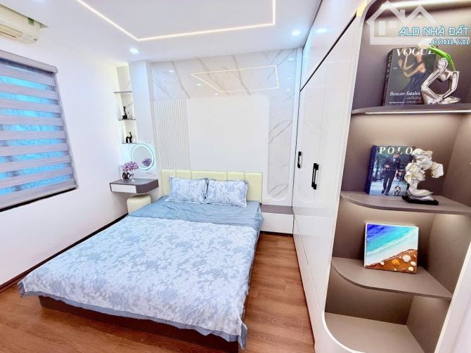 Cần bán gấp: Nhà 5 tầng, căn duy nhất ở Xuân Đỉnh – Giá 6xxx tỷ.