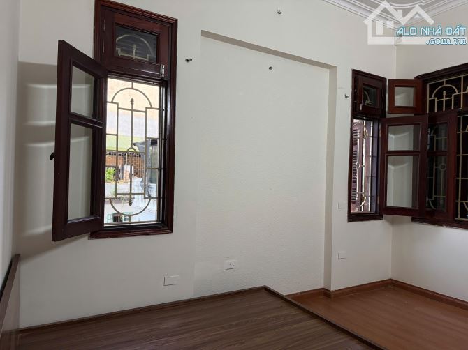 Cho thuê phòng trọ 32 ngõ 317 Hoàng Hoa Thám, DT 25m2, giá 5tr5/ tháng - 13