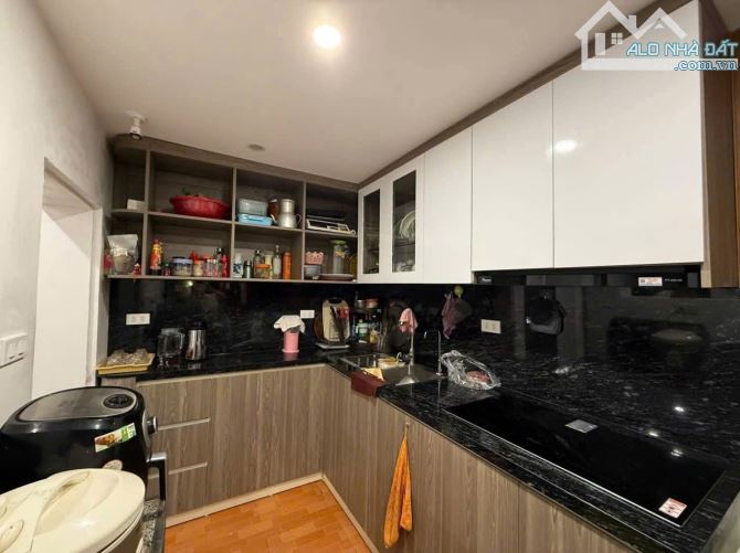 BÁN TẬP THỂ TẦNG 2, CĂN GÓC – BỘ GDĐT, ĐƯỜNG LÁNG, ĐỐNG ĐA. 65M² – 2PN. 4,35 TỶ