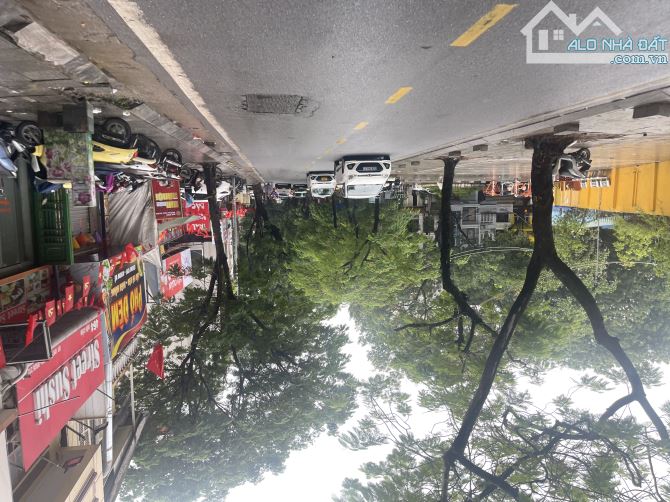 Chuyển nhượng 1200m2 đất mặt phố Đội Cấn quận Ba Đình.