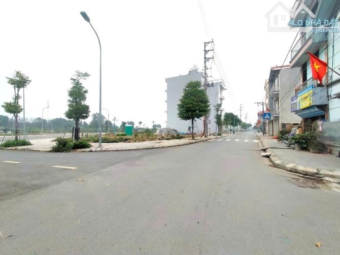 Bán gấp đất Đông Anh Hà Nội nhỉnh 1 TỶ giá rẻ, vỉa hè đẹp Kinh doanh ngay, tạo dòng tiền