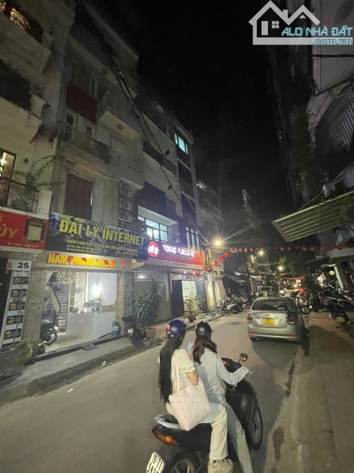 Mặt Phố Đống Đa kinh doanh, vỉa hè oto tránh 55m 5 tầng thang máy 2x tỷ