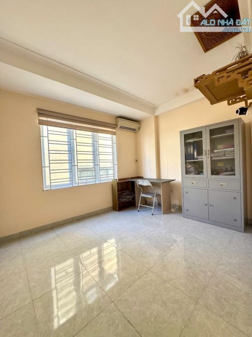 Phân lô Trần Quý Cáp, vỉa hè, ô tô tránh đỗ, 2 thoáng, gần Văn Miếu, KCBT, oto vào nhà-82m