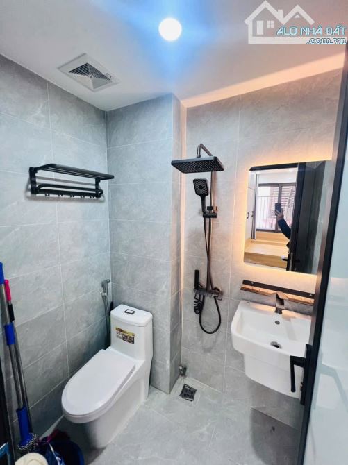 Mặt ngõ Trường Chinh, sát phố, VF3 đỗ cửa-vào nhà, ngõ thông KD, 7T thang máy, DT55tr