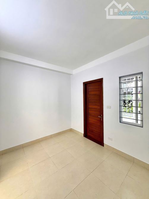 Ô TÔ TRÁNH VỈA HÈ, NGÕ THÔNG KINH DOANH phố Lạc Trung, Hai Bà Trưng, DT 26m2, chỉ 6.8 tỷ.