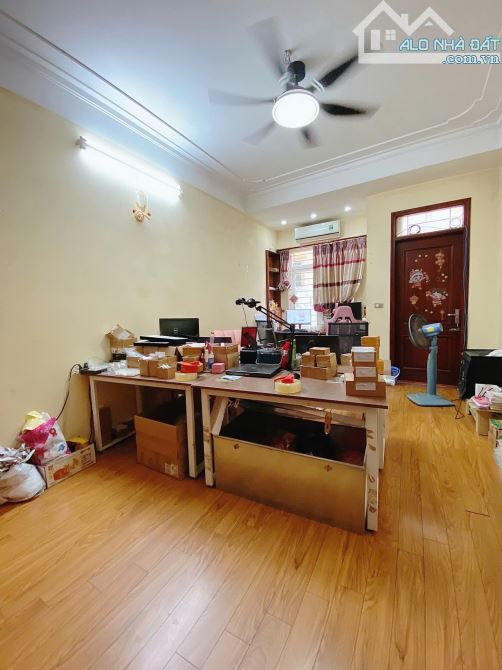 Mặt ngõ kdoanh Thanh Nhàn, ngõ 3m kết nối Ngõ Quỳnh, 40m2 nhà dân xây. Giá 9.5 tỷ