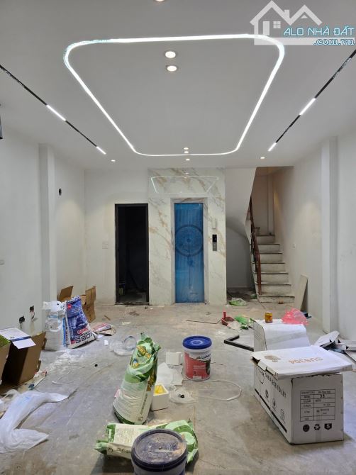 SIÊU HOT CẦU GIẤY - MẶT TIỀN LỚN - THANG MÁY - MỚI XÂY