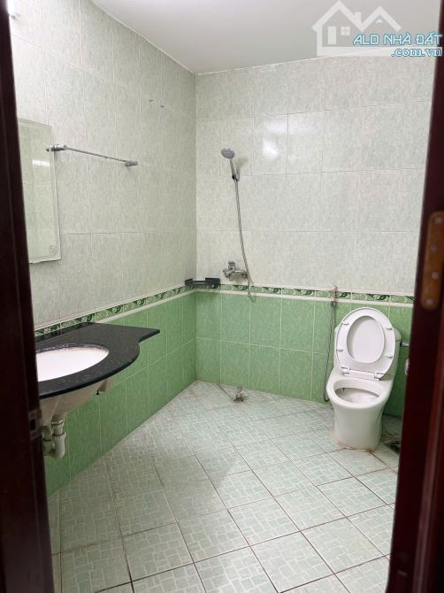 Cho thuê phòng trọ 32 ngõ 317 Hoàng Hoa Thám, DT 25m2, giá 5tr5/ tháng - 7