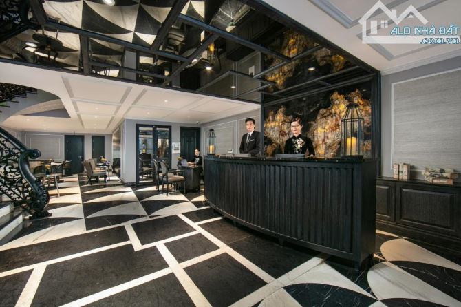 BÁN KHÁCH SẠN 5* 9 TẦNG X 179 M2 - MP ĐÌNH NGANG HOÀN KIẾM - DÒNG TIỀN 24tỷ/năm - GIÁ 250