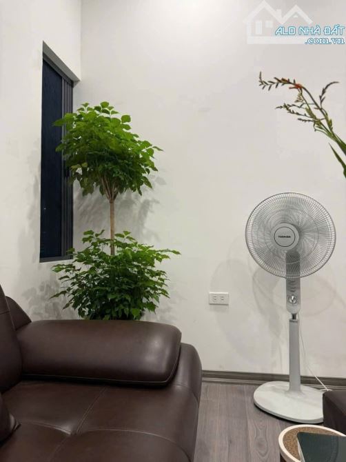 BÁN TẬP THỂ TẦNG 2, CĂN GÓC – BỘ GDĐT, ĐƯỜNG LÁNG, ĐỐNG ĐA. 65M² – 2PN. 4,35 TỶ