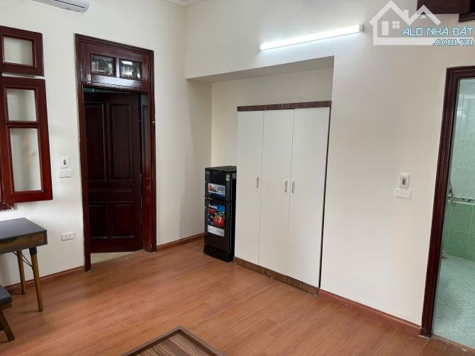 Cho thuê phòng trọ 32 ngõ 317 Hoàng Hoa Thám, DT 25m2, giá 5tr5/ tháng - 8