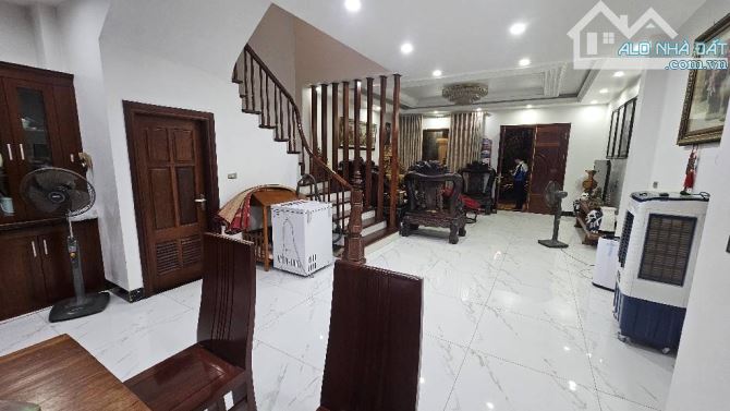 Bán nhà 55m2 phân lô ô tô tránh đỗ gara kinh doanh 2 thoáng phố Vũ Hữu,Thanh Xuân Bắc