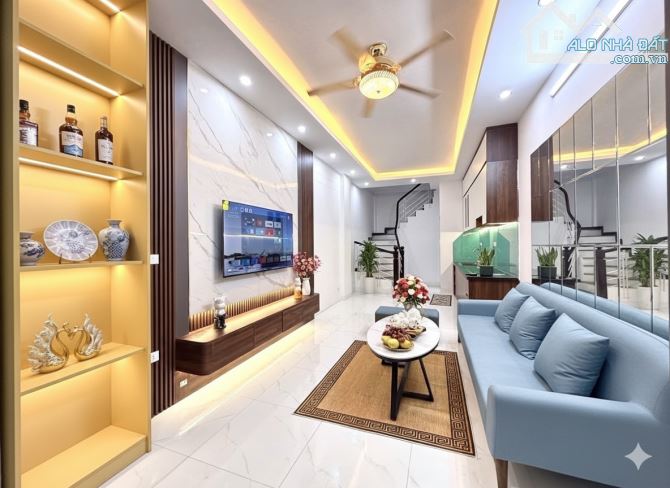 Thanh Xuân – 30m Ra Ôtô – Hơn Xíu 8 Tỷ – Nhà Đẹp 5 Tầng Full Nội Thất  Vị trí trung tâm, n