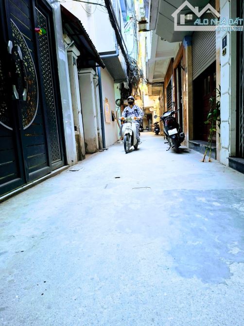 💥 Hiếm! Nhà 4 tầng trung tâm Thanh Xuân – Phân Khúc hơn 10 Tỷ – cách Ô tô 30m!