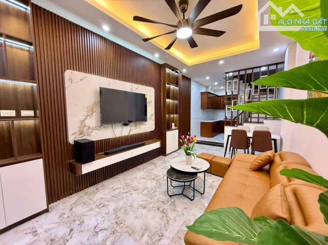 🏠PHỐ VIP VĂN CAO - BA ĐÌNH, 34M x 5T, MT 3.8M, ĐI Ô TÔ XEM NHÀ, Ô TÔ DỪNG ĐỖ 24/24🚘