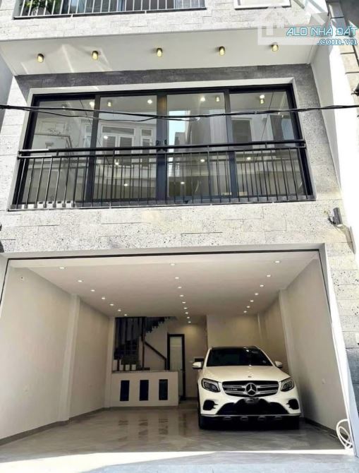 PHÂN LÔ MP NGAY CUNG TT QUẦN NGỰA / BA ĐÌNH- VỈA HÈ- Ô TÔ TRÁNH- DT 45m2, THANG MÁY