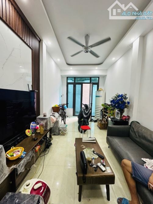 HOÀNG HOA THÁM - BA ĐÌNH - 33M2 - 5 TẦNG