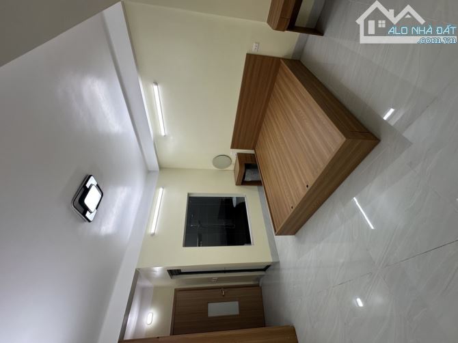 VIP ! Giáp bát giá đầu tư, 63m x 4 tầng, hơn 10 tỷ, vừa ở vừa làm CCMN hợp lý!