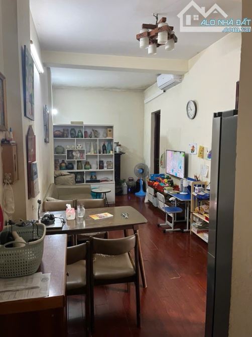 BÁN NHÀ PHỐ HÀO NAM -VŨ THẠNH - ĐỐNG ĐA DT 70,m2 giá 9,4ty