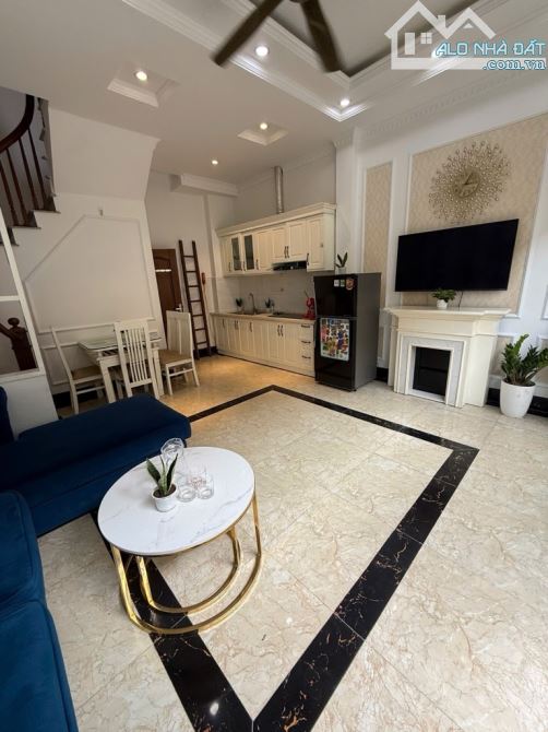 SÁT CẦU VĨNH TUY – HÀNG XÓM AEON – Ô TÔ ĐỖ CỬA – NHÀ 5 TẦNG ĐẸP – 34M² NHỈNH 7 TỶ