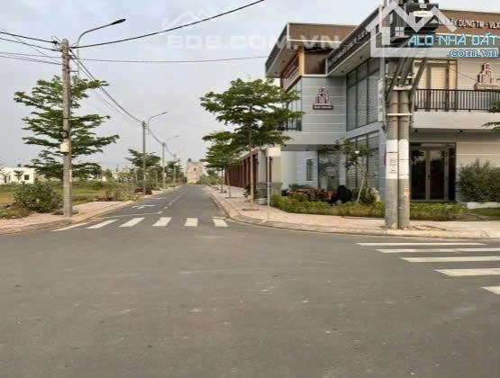 BÁN NHANH ĐẤT NỀN GẦN CỔNG TRƯỜNG CAO ĐẲNG BẾN LỨC LONG AN: ĐẤT THỔ 136m² CHỈ 15tr/m². - 1