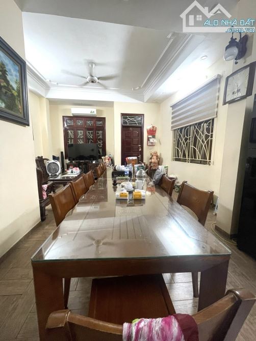 Bán nhà phố Hàng Mành, 60m2, 3 tầng, mặt tiền 4m, nhỉnh 43 tỷ, kinh doanh đỉnh