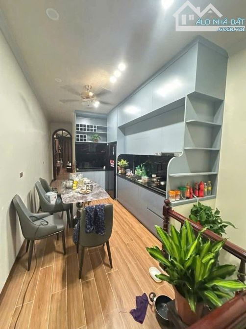 BÁN NHÀ PHÂN LÔ, Ô TÔ CHẠY VÒNG QUANH, KINH DOANH, MAI DỊCH 46M2 X 5 TẦNG MT4M, NGÕ THÔNG