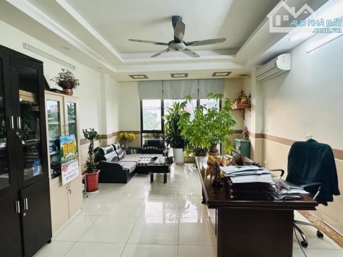 Building Trường Chinh, 9T thang máy, ngõ nông, gara, 2 thoáng, DT1.4 tỷ/n - 116m2
