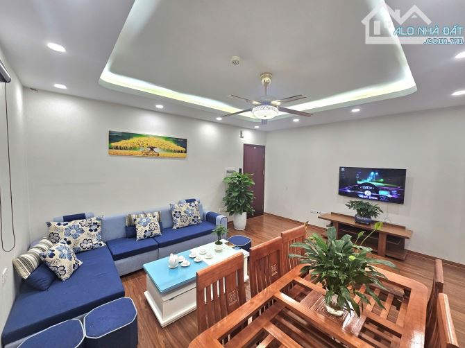 Bán chung cư C14 - BQP - Lô góc, tầng trung 70m2 - 2 Ngủ, 2Wc - Full nội thất chỉ hơn 5 t