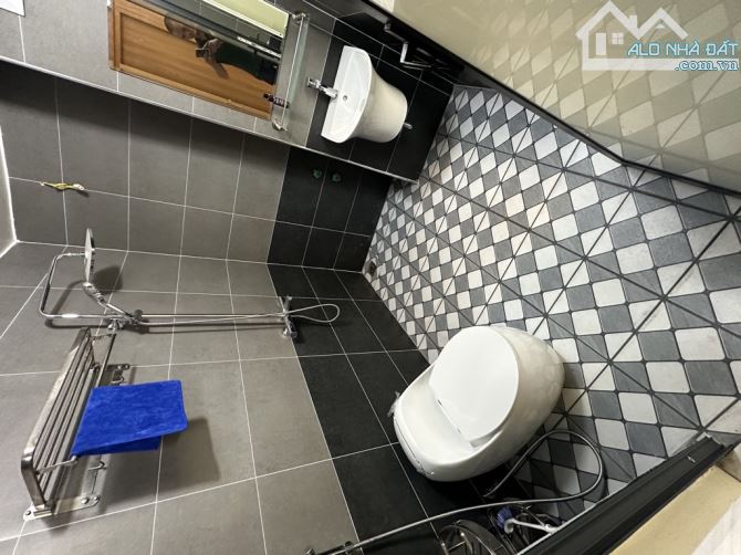 VIP ! Giáp bát giá đầu tư, 63m x 4 tầng, hơn 10 tỷ, vừa ở vừa làm CCMN hợp lý!