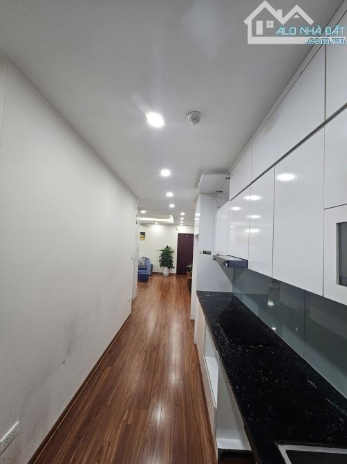 Bán chung cư C14 - BQP - Lô góc, tầng trung 70m2 - 2 Ngủ, 2Wc - Full nội thất chỉ hơn 5 t