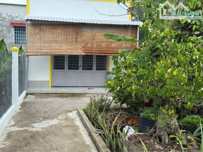 Nhà cấp 4 rộng rãi, 214,8m2, SHR, Xã Trung Lập Hạ, Giá chỉ 880 Triệu. - 2