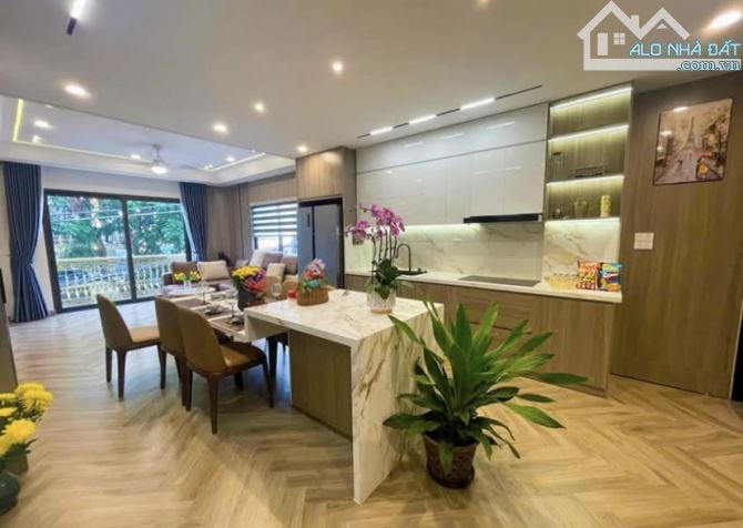 PHÂN LÔ MP NGAY CUNG TT QUẦN NGỰA / BA ĐÌNH- VỈA HÈ- Ô TÔ TRÁNH- DT 45m2, THANG MÁY - 2