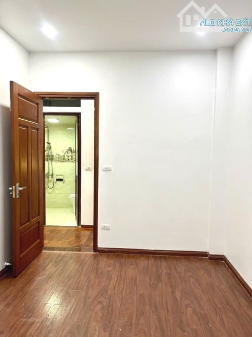 Bán nhà đối diện CV Thống Nhất 65m 4 tầng 4 ngủ chỉ 10 tỉ - ở ngay đón Tết