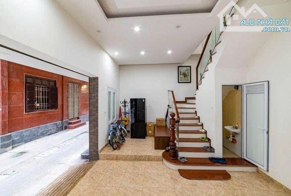 Cho thuê nhà ô tô-vp Lê Trọng Tấn-Thanh Xuân, 45m2, 5T, 4 ngủ, 23tr - 3