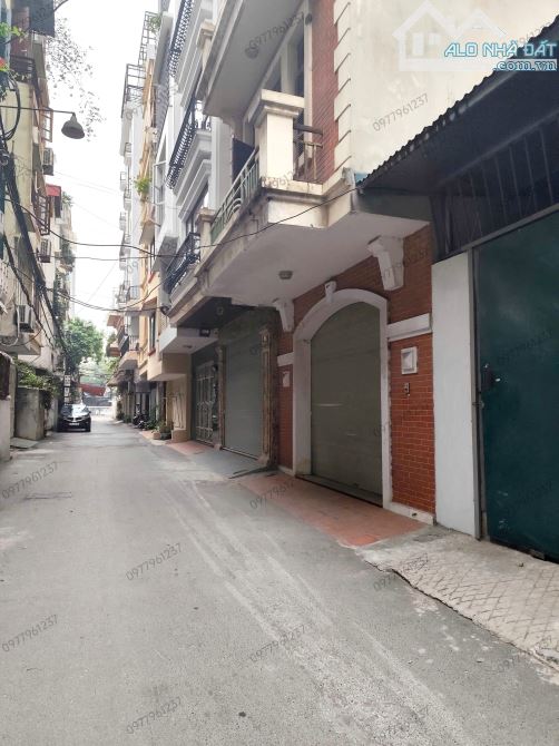 BÁN NHÀ NGÕ 106 HOÀNG QUỐC VIỆT 65m2 × MT 6m. GARA Ô TÔ + Ô TÔ TRÁNH + K.DOANH V.PHÒNG